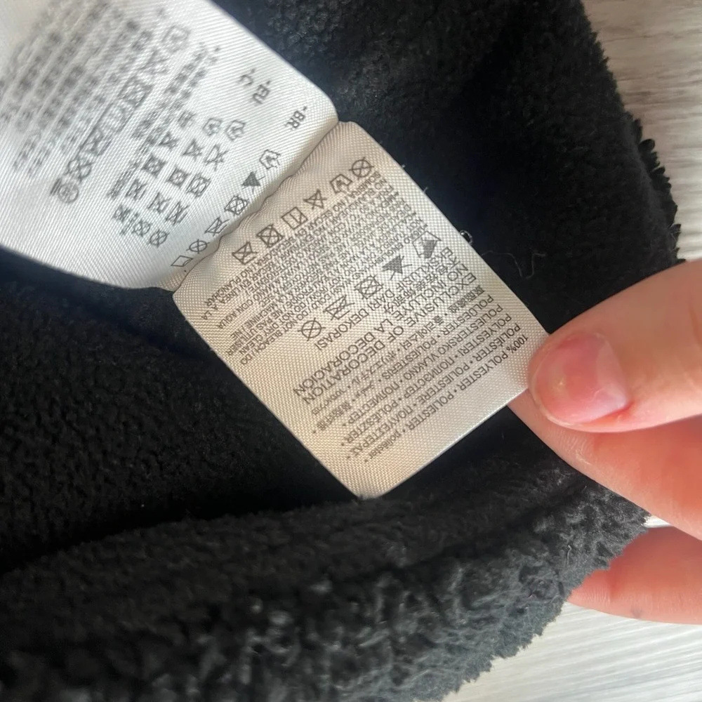 Nike Beanie Kids One‎ Size Black Sherpa Fleece Cuffed Winter Hat 3070-023